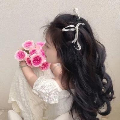 愤怒的黑人女孩与她的怪物